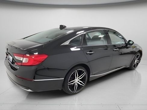 Used 2022 Honda Accord Touring image 6