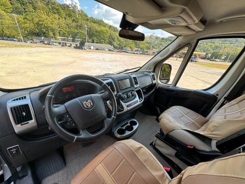 Used 2021 RAM ProMaster 1500 w/ Convenience Group FWD image 16