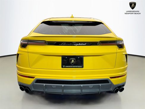 Used 2022 Lamborghini Urus AWD/4WD image 6
