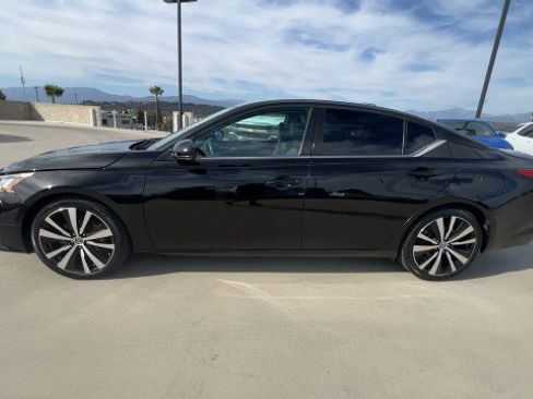 Used 2019 Nissan Altima 2.5 SR w/ SR Premium Package image 5