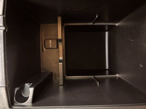 Used 2015 Toyota 4Runner Limited image 25