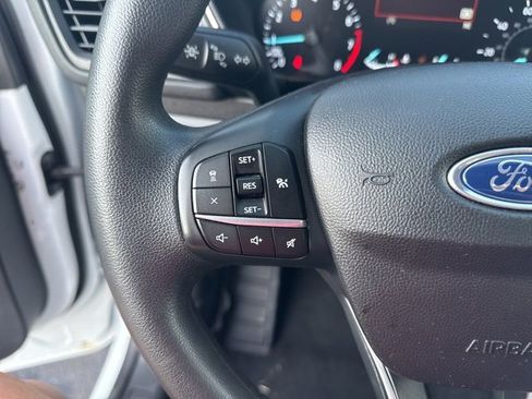 Used 2020 Ford Escape SE image 12