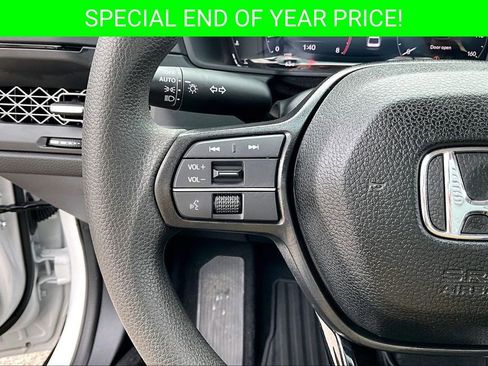 Certified 2025 Honda Accord SE image 11