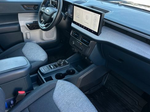 Certified 2025 Ford Maverick XLT image 14