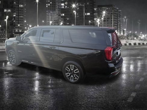 Used 2023 GMC Yukon XL AT4 w/ Technology Package image 5