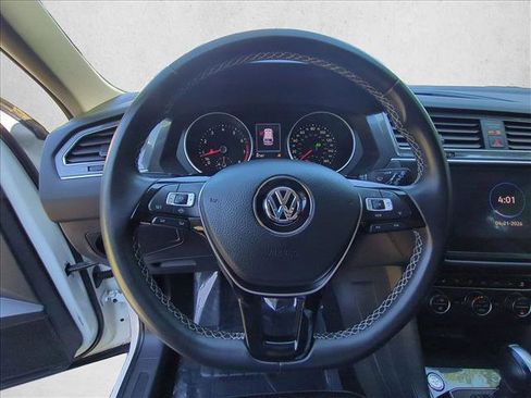 Used 2021 Volkswagen Tiguan SE AWD/4WD image 28