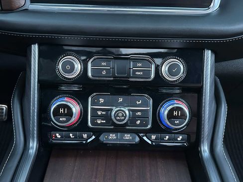 Used 2024 GMC Yukon XL Denali Ultimate image 31