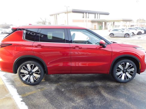 New 2026 Mitsubishi Outlander SEL image 6