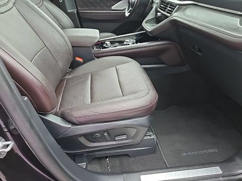 Used 2025 Ford Explorer Platinum w/ LUX Leather Package AWD/4WD image 70
