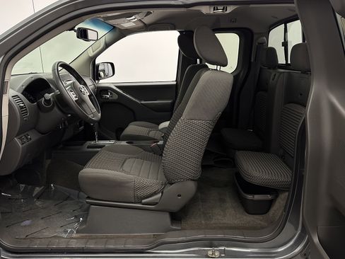 Used 2017 Nissan Frontier SV image 21