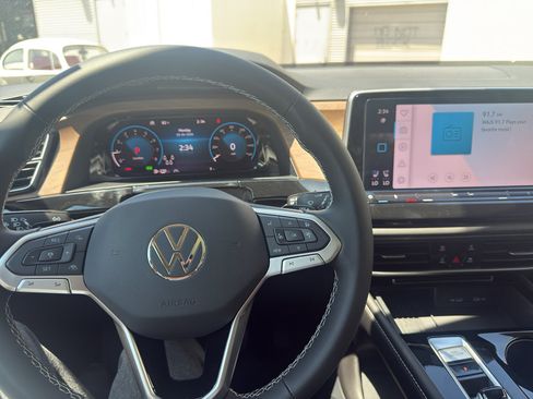 New 2026 Volkswagen Atlas SE FWD image 15