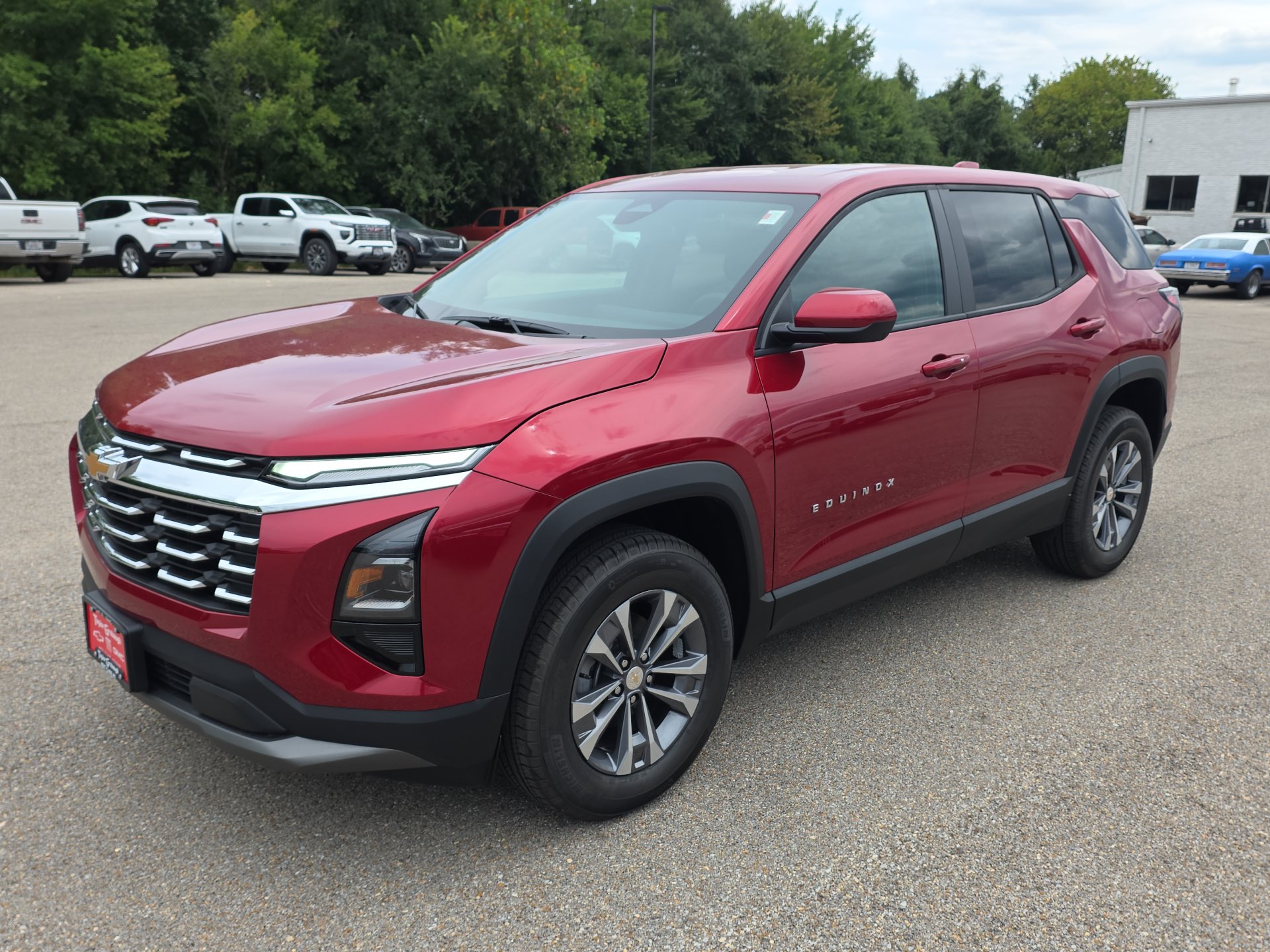 New 2027 Chevrolet Equinox LT w/ Convenience Package II AWD/4WD image 4