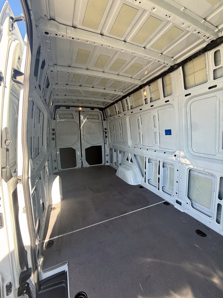 Used 2024 Mercedes-Benz Sprinter 2500 image 14