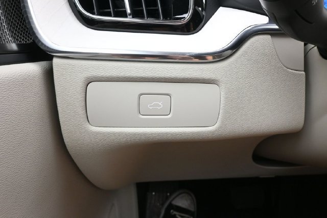 New 2026 Volvo XC60 B5 Ultra w/ Climate Package AWD/4WD image 29
