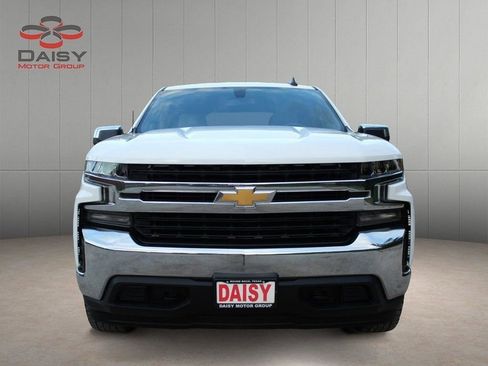 Used 2020 Chevrolet Silverado 1500 LT image 2