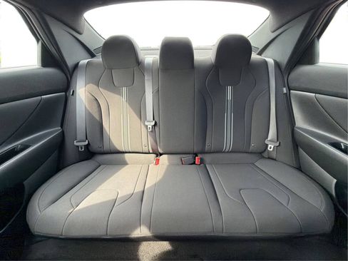Certified 2025 Hyundai Elantra Sport FWD image 14