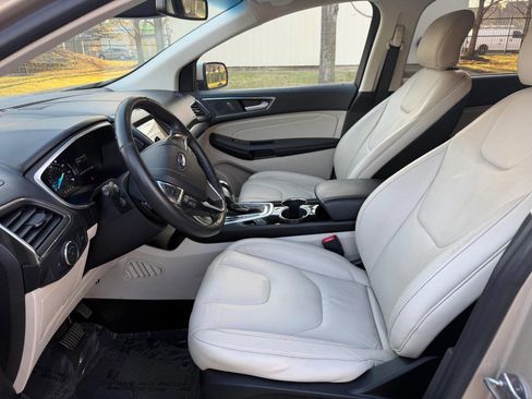 Used 2018 Ford Edge Titanium w/ Ford Safe & Smart Package image 17