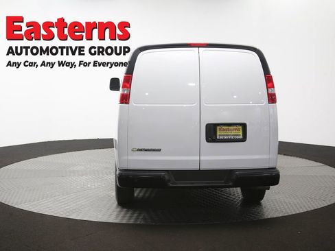 Used 2021 Chevrolet Express 2500 RWD image 28