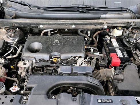 Used 2021 Toyota RAV4 XLE image 31