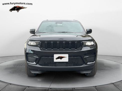 New 2025 Jeep Grand Cherokee Altitude AWD/4WD image 8