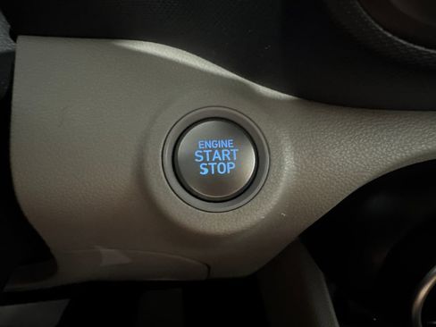 Used 2025 Hyundai Venue SEL FWD image 37