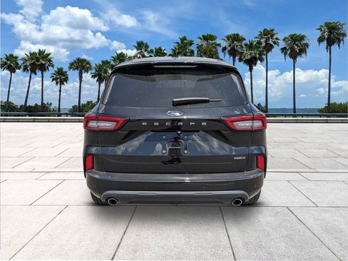 Certified 2025 Ford Escape ST-Line Elite AWD/4WD image 5
