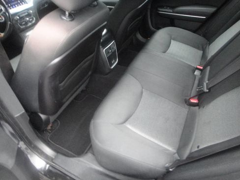 Used 2019 Chrysler 300 Touring w/ Sport Appearance Package image 11