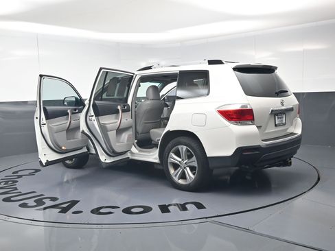 Used 2011 Toyota Highlander Limited w/ Tow Pkg AWD/4WD image 29