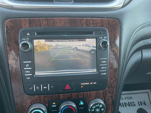 Used 2013 Chevrolet Traverse LT image 15