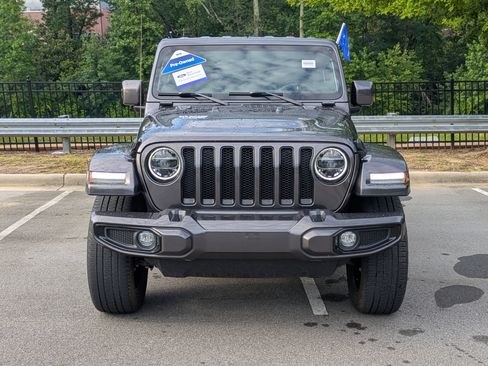 Used 2021 Jeep Wrangler Unlimited Sahara AWD/4WD image 9