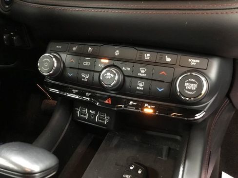 Used 2022 Dodge Durango R/T w/ Blacktop Package AWD/4WD image 28