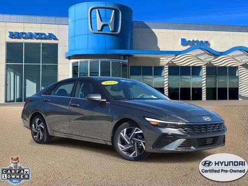 Used 2025 Hyundai Elantra SEL FWD image 1