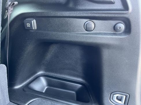 Used 2023 Jeep Grand Cherokee L Laredo image 13