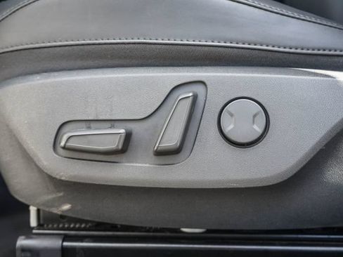 Certified 2025 Kia Niro EX FWD image 22