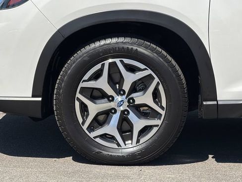 Used 2019 Subaru Forester Premium AWD/4WD image 34