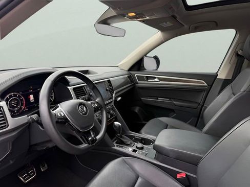 Used 2019 Volkswagen Atlas SEL R-Line image 11