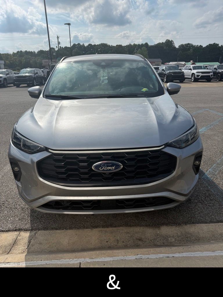 Used 2024 Ford Escape ST-Line Elite AWD/4WD image 4