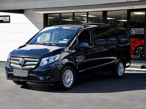 Used 2023 Mercedes-Benz Metris Passenger image 1