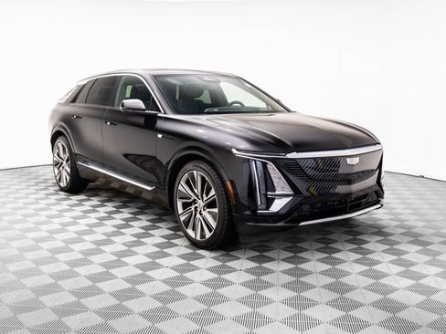 Certified 2025 Cadillac Lyriq Luxury w/ LPO, Floor Liner Package image 8