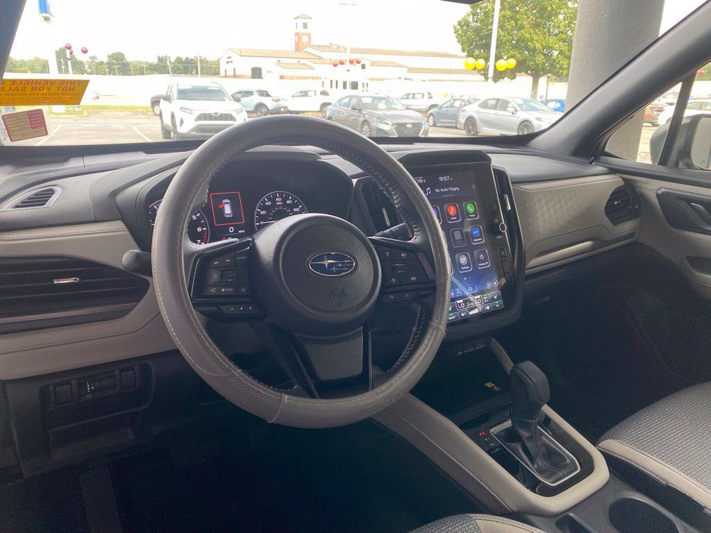 Used 2025 Subaru Forester Premium AWD/4WD image 12
