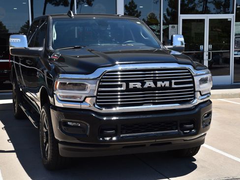 Used 2024 RAM 2500 Laramie AWD/4WD image 9