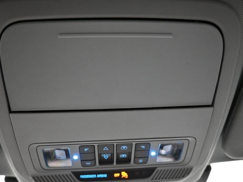 Used 2022 Ford Explorer XLT w/ Equipment Group 202A image 34