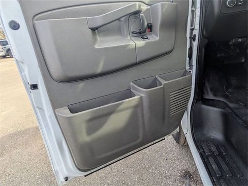 Used 2022 Chevrolet Express 3500 w/ Power Convenience Package image 11