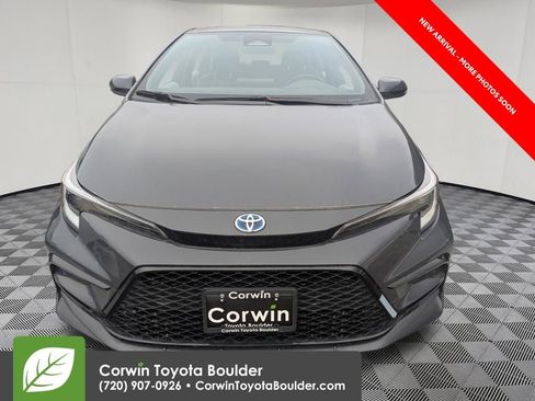 Used 2023 Toyota Corolla SE w/ SE Package FWD image 2
