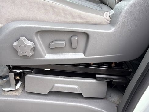 Used 2020 Nissan NV 3500 SV w/ Navigation Package image 15