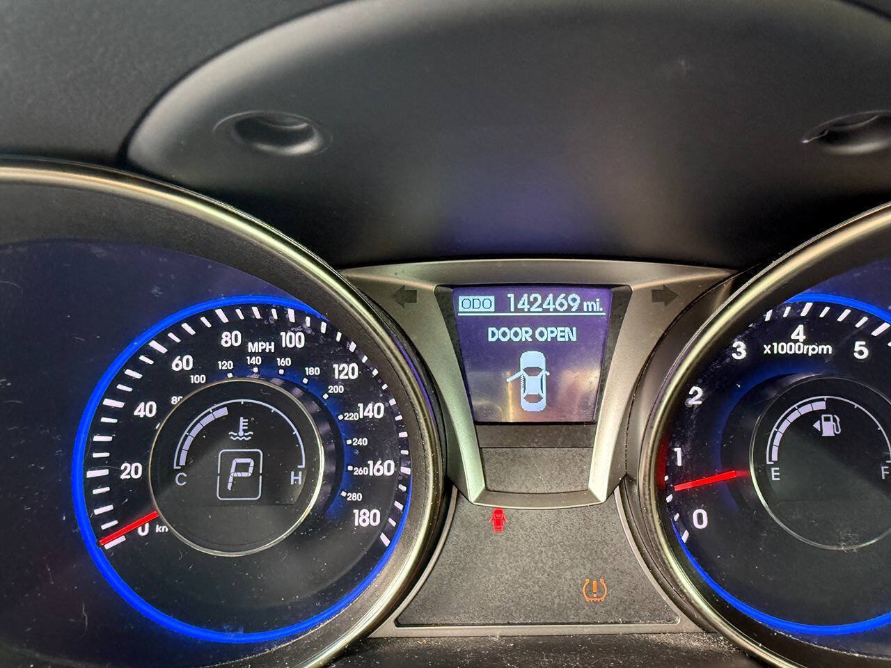 Used 2014 Hyundai Genesis 3.8 RWD image 12