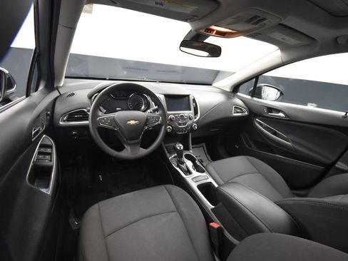 Used 2018 Chevrolet Cruze LT image 11