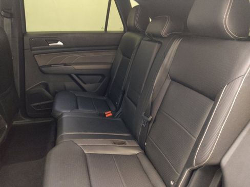 Used 2021 Volkswagen Atlas Cross Sport SE FWD image 18