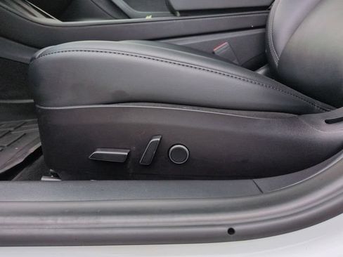 Used 2022 Tesla Model 3 Long Range AWD/4WD image 18