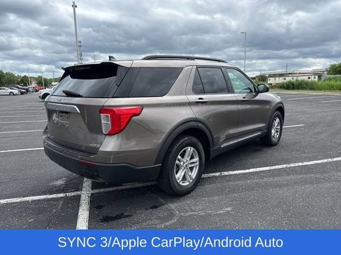 Used 2021 Ford Explorer XLT image 6